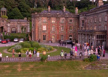 Audience shot outside Bantry House