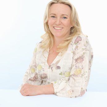 Cristín Leach